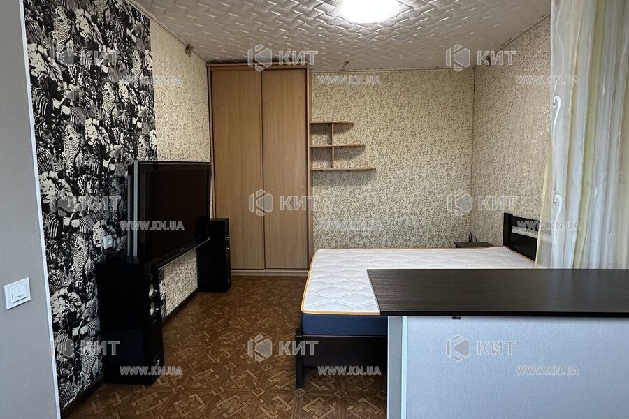 Продаж квартири Харків, ХТЗ, Рогань, 40м²