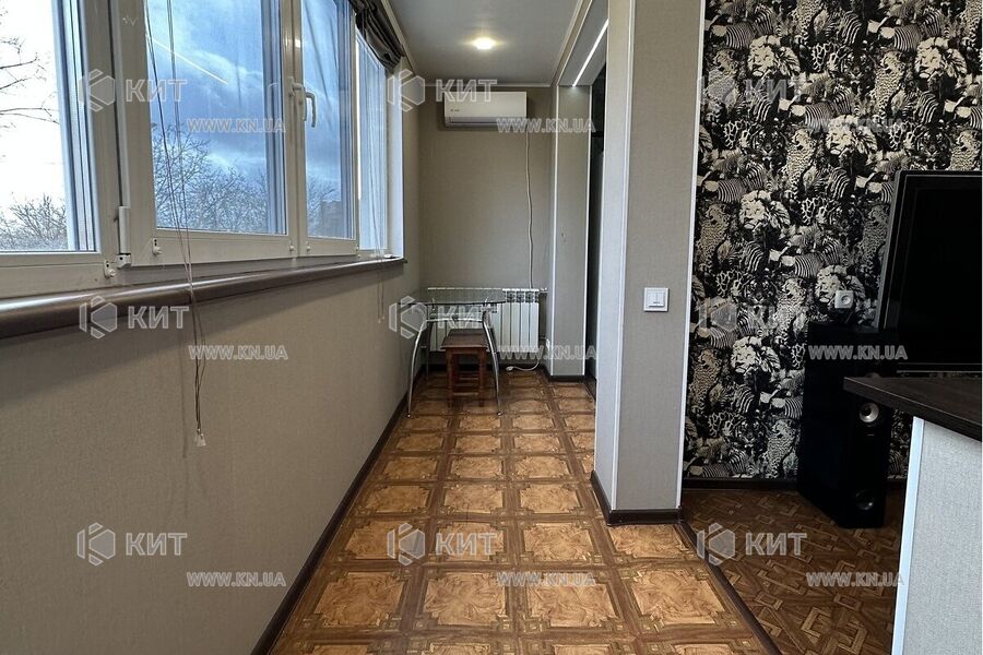Продаж квартири Харків, ХТЗ, Рогань, 40м²