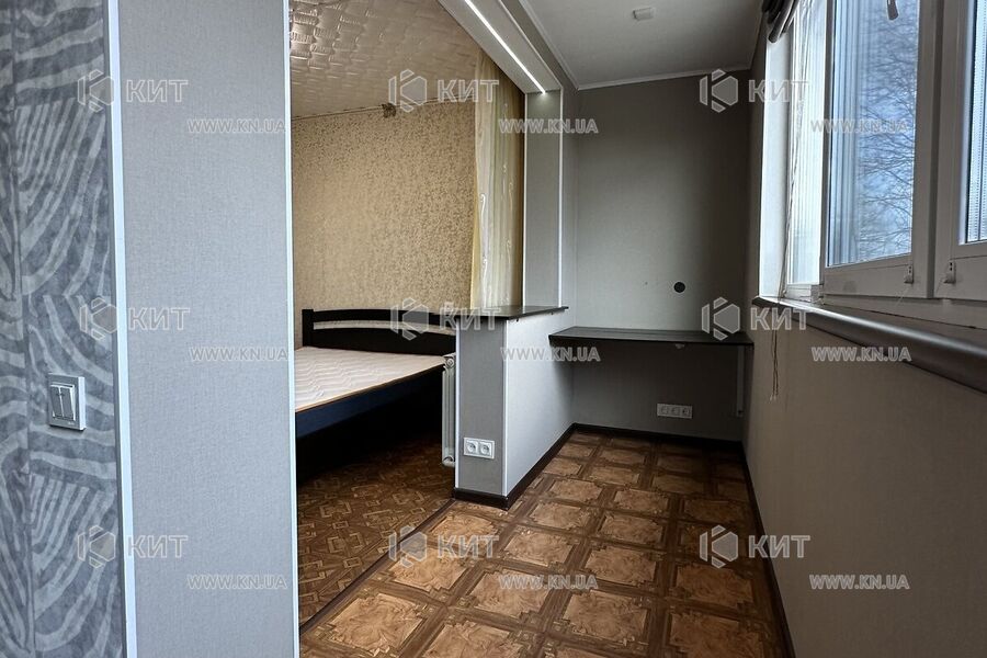 Продаж квартири Харків, ХТЗ, Рогань, 40м²