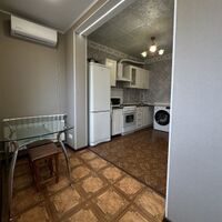 Продаж квартири Харків, ХТЗ, Рогань, 40м²