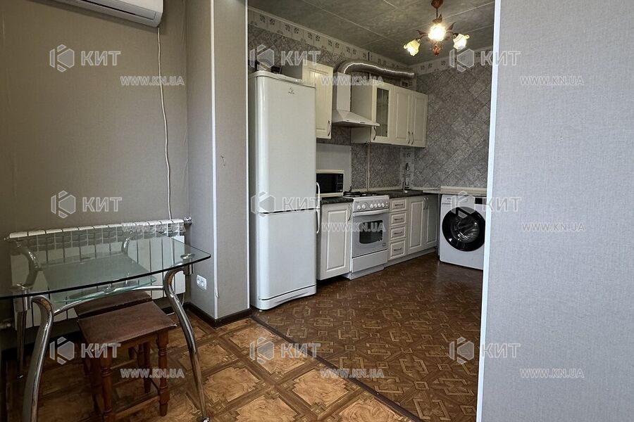Продаж квартири Харків, ХТЗ, Рогань, 40м²
