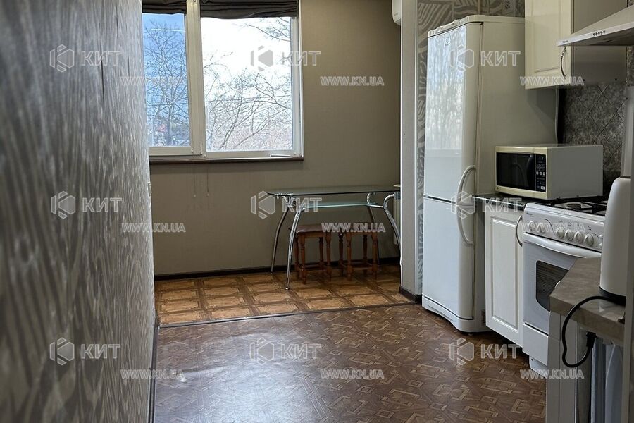Продаж квартири Харків, ХТЗ, Рогань, 40м²