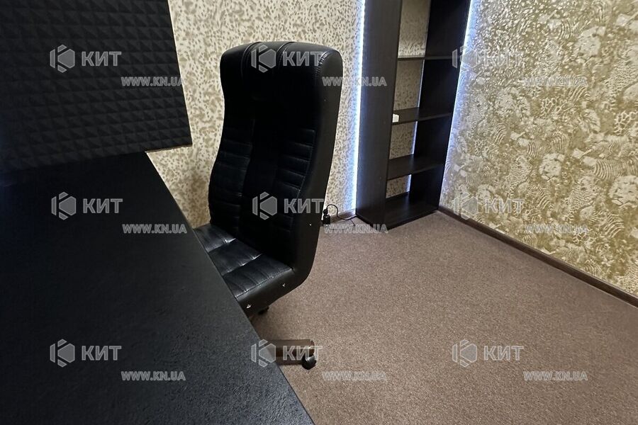 Продаж квартири Харків, ХТЗ, Рогань, 40м²