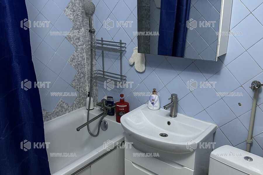 Продаж квартири Харків, ХТЗ, Рогань, 40м²