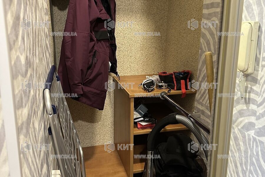 Продаж квартири Харків, ХТЗ, Рогань, 40м²