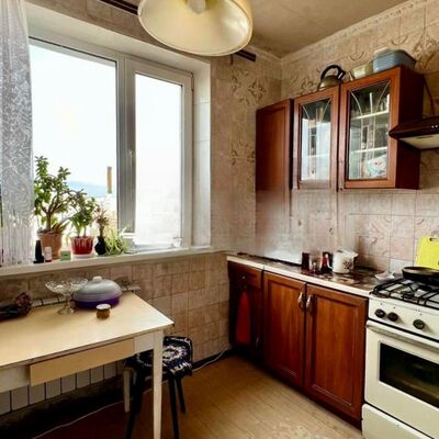 Продажа 	 Харьков,  Амосова (Корчагинцев) ул.   17