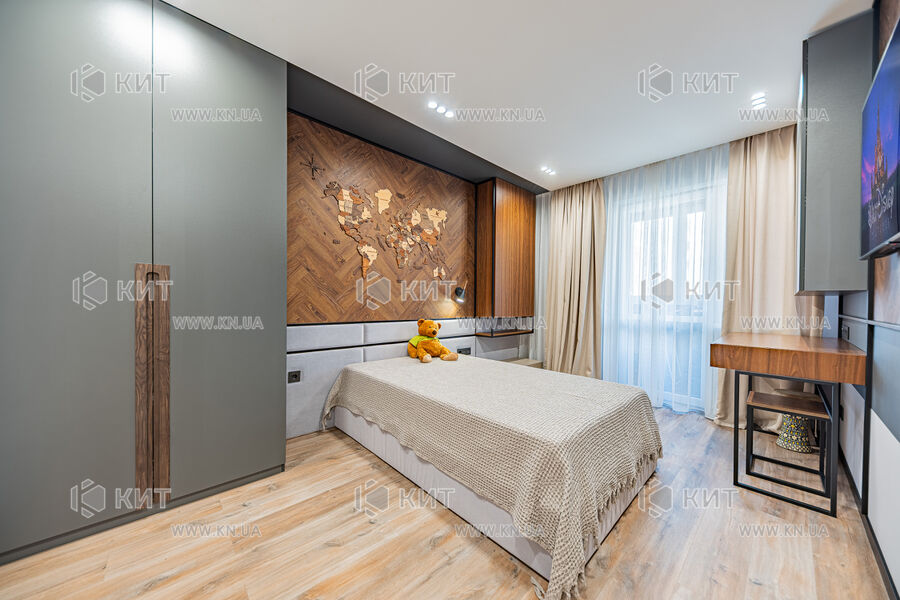 Продаж квартири Харків, ХТЗ, Рогань, 108м²