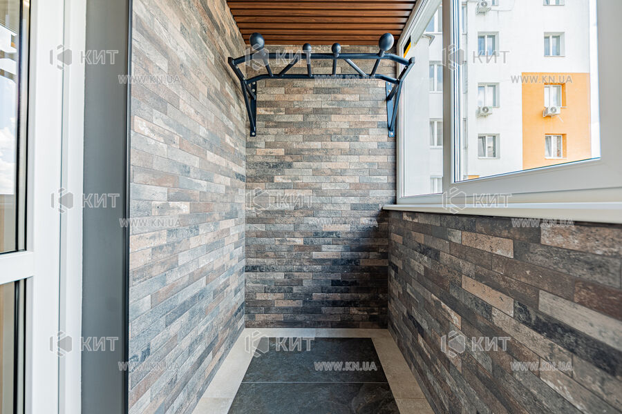 Продаж квартири Харків, ХТЗ, Рогань, 108м²