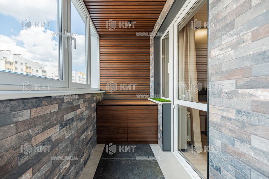 Продаж квартири Харків, ХТЗ, Рогань, 108м²