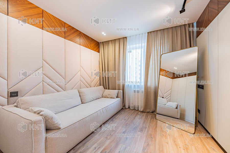 Продаж квартири Харків, ХТЗ, Рогань, 108м²