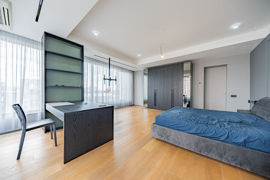 Продаж квартири Харків, Наукова, 255м²