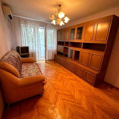 Продажа 	 Харьков,  Каденюка (Танкопия) ул.   17