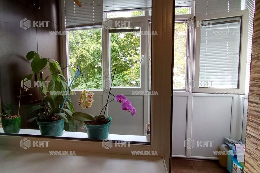 Продаж квартири Харків, ХТЗ, Рогань, 40.5м²