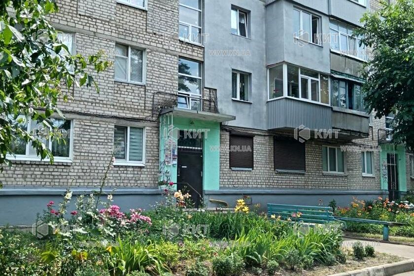 Продаж квартири Харків, ХТЗ, Рогань, 40.5м²