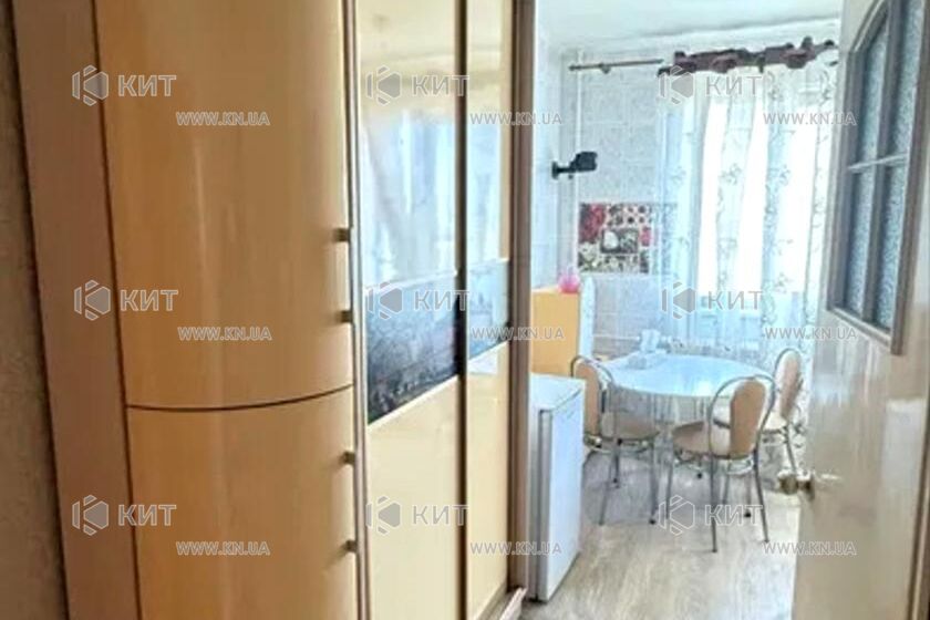 Продаж квартири Харків, ХТЗ, Рогань, 52м²