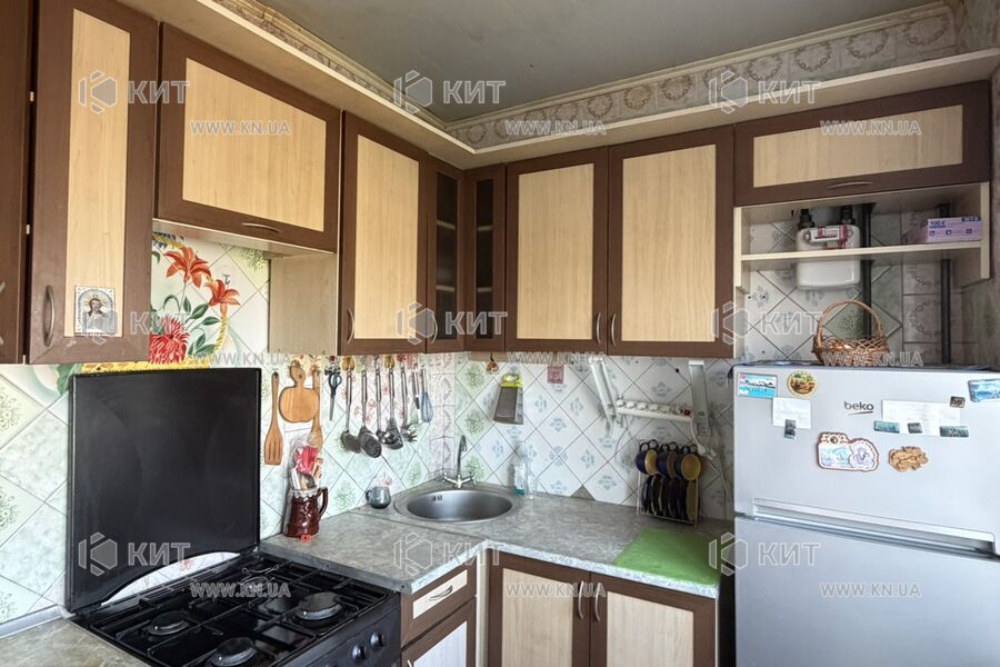 Продаж квартири Харків, ХТЗ, Рогань, 47м²