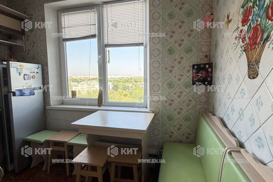 Продаж квартири Харків, ХТЗ, Рогань, 47м²