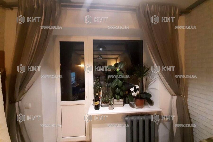 Продаж квартири Харків, ХТЗ, Рогань, 33м²