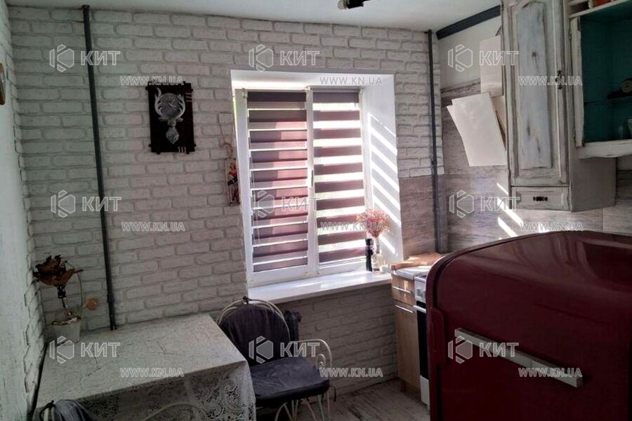Продаж квартири Харків, ХТЗ, Рогань, 33м²