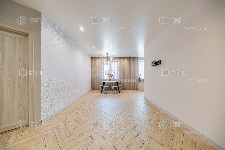 Продаж квартири Харків, ХТЗ, Рогань, 79м²
