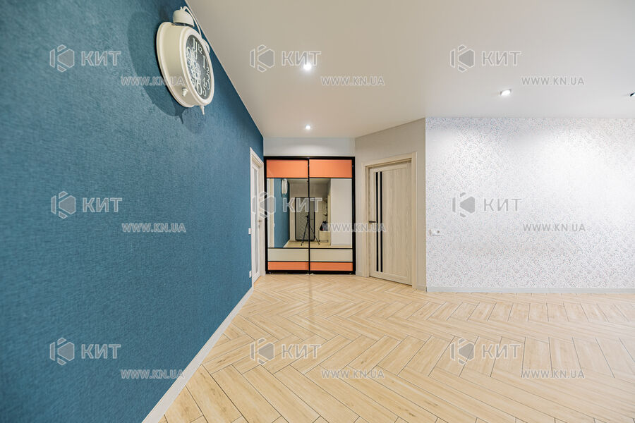 Продаж квартири Харків, ХТЗ, Рогань, 79м²