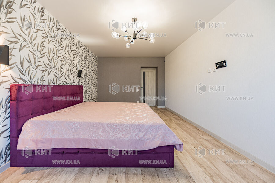 Продаж квартири Харків, ХТЗ, Рогань, 79м²