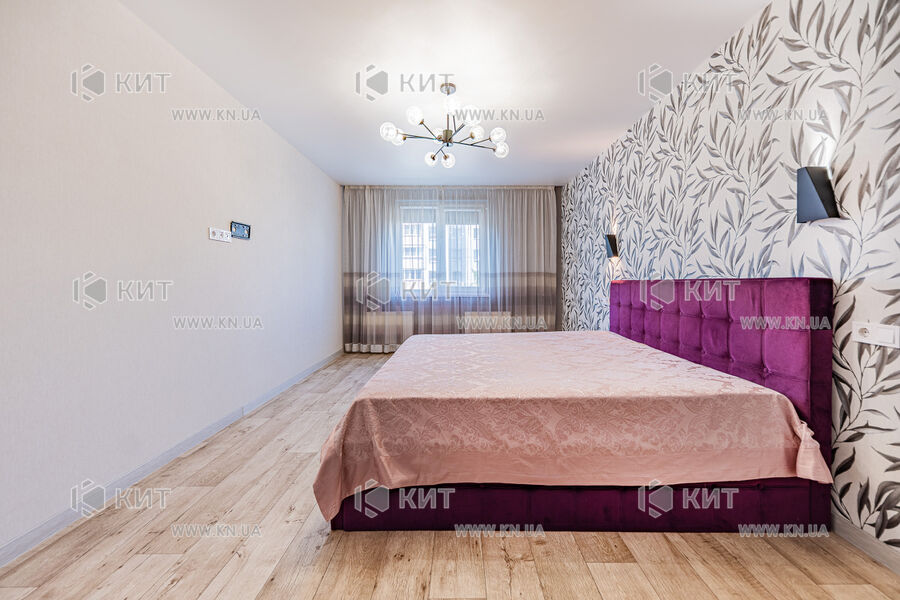 Продаж квартири Харків, ХТЗ, Рогань, 79м²