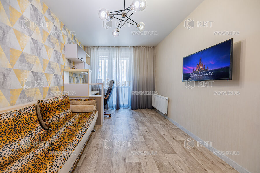 Продаж квартири Харків, ХТЗ, Рогань, 79м²