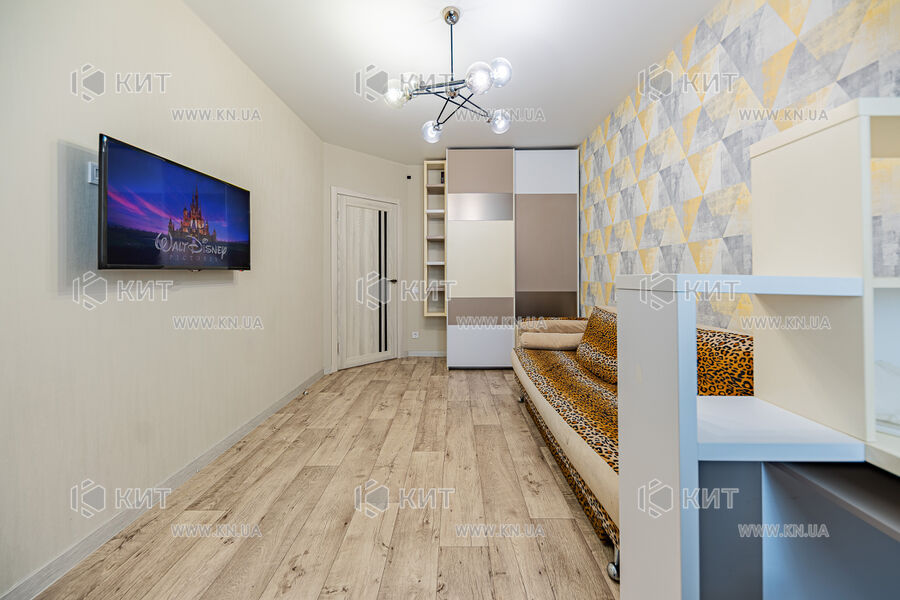 Продаж квартири Харків, ХТЗ, Рогань, 79м²