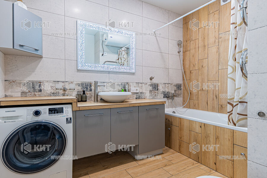 Продаж квартири Харків, ХТЗ, Рогань, 79м²
