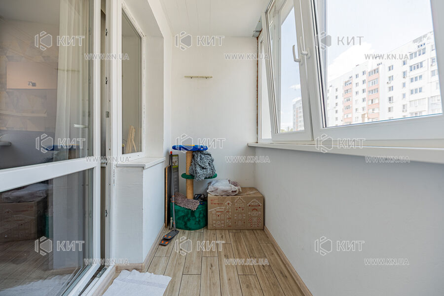 Продаж квартири Харків, ХТЗ, Рогань, 79м²
