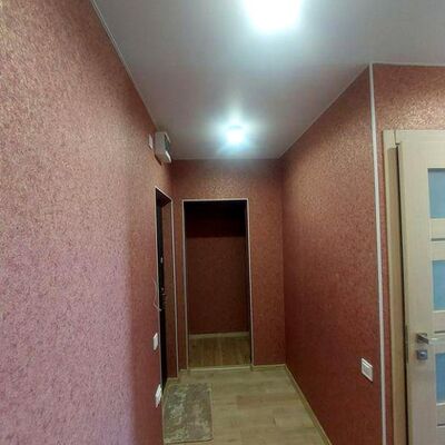 Продажа 	 Харків,  Нескорених (Героїв Праці) вул.   20А