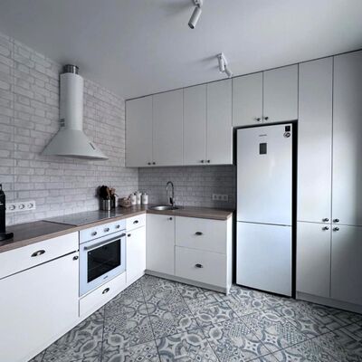 Продажа 	 Харьков, Героев Харькова Героев Харькова (Московский) пр.   131Г