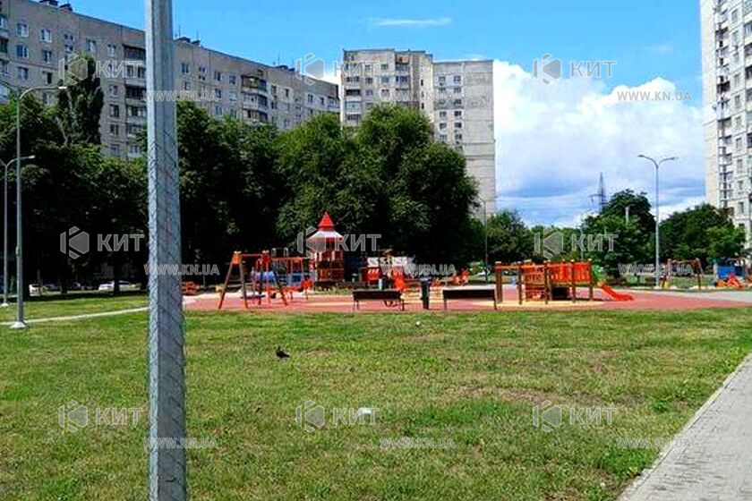 Продаж квартири Харків, ХТЗ, Рогань, 80м²