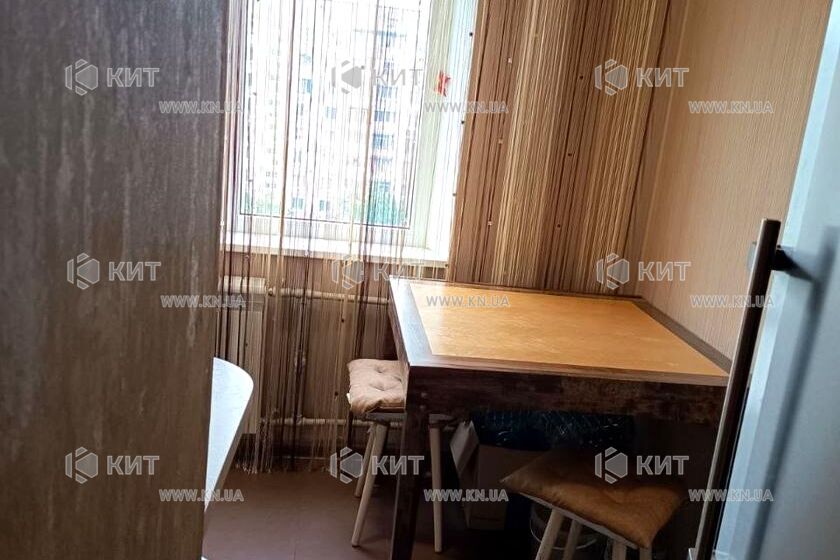Продаж квартири Харків, ХТЗ, Рогань, 45м²
