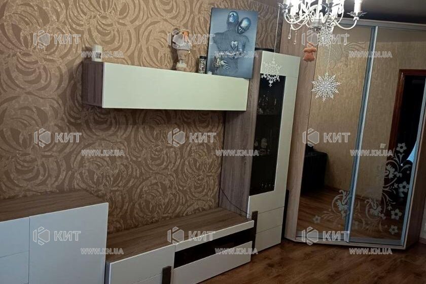 Продаж квартири Харків, ХТЗ, Рогань, 45м²