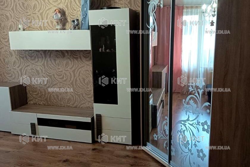 Продаж квартири Харків, ХТЗ, Рогань, 45м²