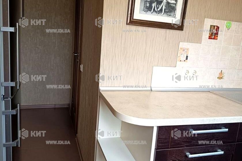 Продаж квартири Харків, ХТЗ, Рогань, 45м²