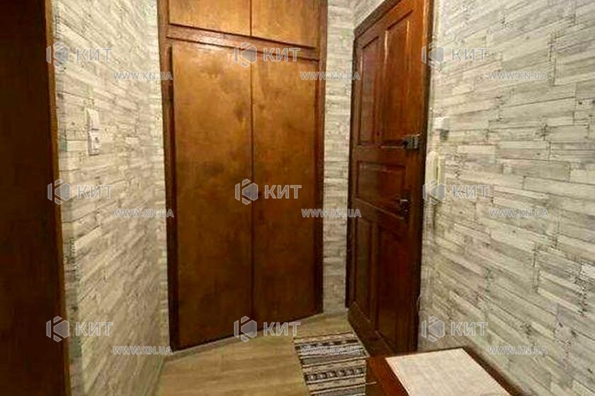 Продаж квартири Харків, ХТЗ, Рогань, 33м²