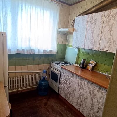 Продажа 	 Харків,  Чугуївська вул.   27