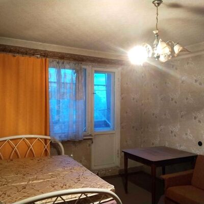 Продажа 	 Харків,  Нескорених (Героїв Праці) вул.   10