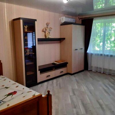 Продажа 	 Харків,  Космонавтів вул.   3