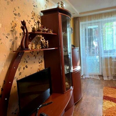 Продажа 	 Харків,  Ініціативна вул.   4