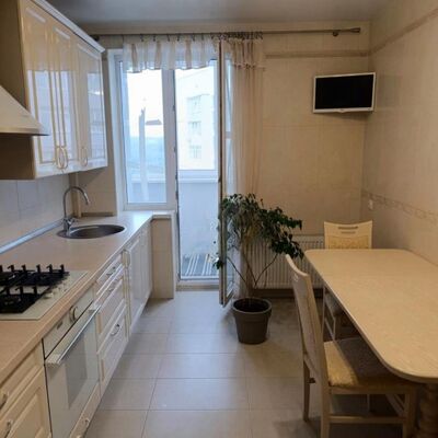 Продажа 	 Харків, Олексіївський Перемоги пр.   66Л