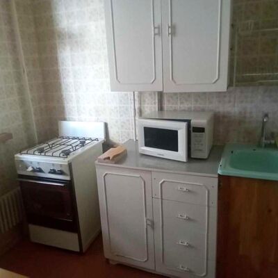 Продажа 	 Харків,  Яни Червоної (Родникова) вул.   13