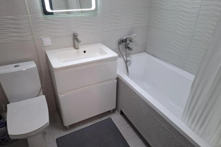 Продажа квартиры Харьков, ХТЗ, Рогань, 57.8м²