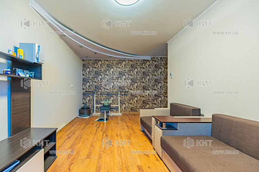 Продаж квартири Харків, ХТЗ, Рогань, 47м²