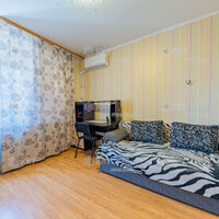 Продаж квартири Харків, ХТЗ, Рогань, 47м²