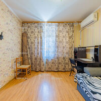 Продаж квартири Харків, ХТЗ, Рогань, 47м²