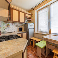 Продаж квартири Харків, ХТЗ, Рогань, 47м²